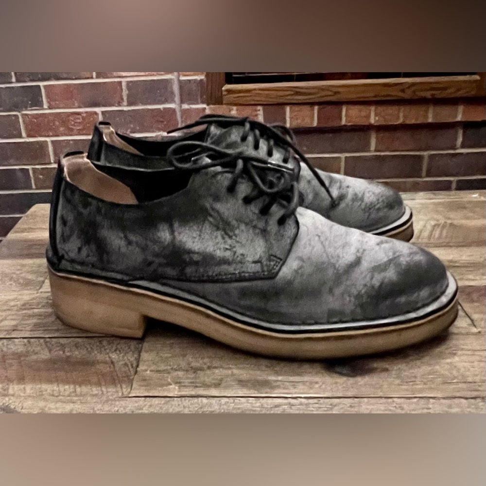 Ladies CLARKS ORIGINALS Distressed Leather Shoes Blue Size 7 (Run
Small) - RARE